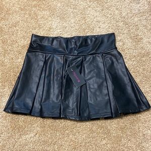 Spencer’s BodyRage Black Leather Pleated Mini Skirt NWT